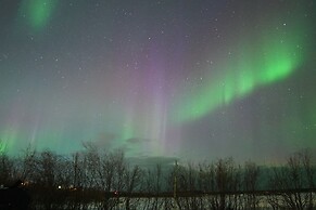 Aurora Deluxe Vacation Guest House