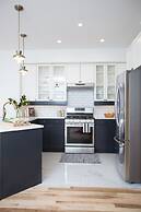 Aurora Deluxe Vacation Guest House