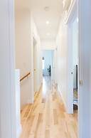 Aurora Deluxe Vacation Guest House