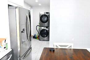 Aurora Deluxe Vacation Guest House