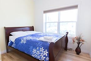 Aurora Deluxe Vacation Guest House