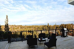 Aurora Deluxe Vacation Guest House