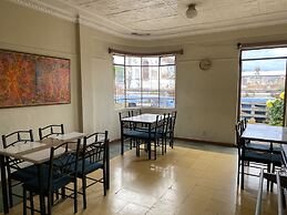 Check Inn B&B - Hostel