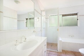 Amazing Waterfront Views Sunshine Coast H330