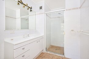 Amazing Waterfront Views Sunshine Coast H330