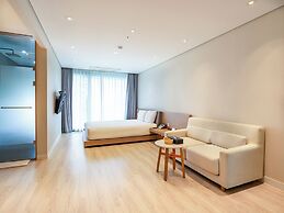 Hotel & Pool Villa Attirance