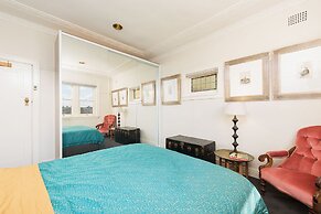 Comfy Coogee Living H328