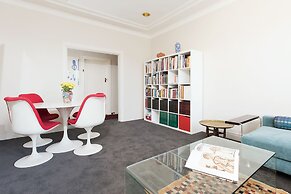 Comfy Coogee Living H328