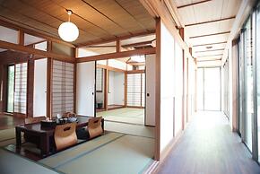 private hotel WALKERS NAKIJIN