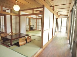 private hotel WALKERS NAKIJIN