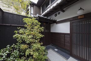 THE MACHIYA VILLA: Sanjo Shirakawa Koji
