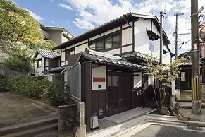 THE MACHIYA VILLA: Sanjo Shirakawa Koji