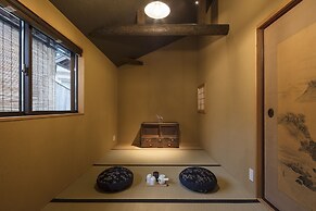 THE MACHIYA VILLA: Sanjo Shirakawa Koji