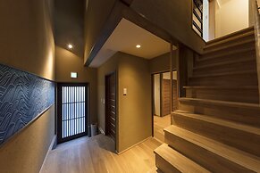 THE MACHIYA VILLA: Sanjo Shirakawa Koji