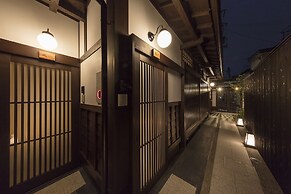 THE MACHIYA VILLA: Sanjo Shirakawa Koji