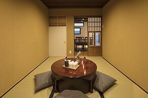 THE MACHIYA VILLA: Sanjo Shirakawa Koji