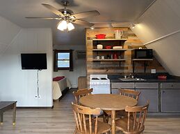 Calm Waters Cabin Resort