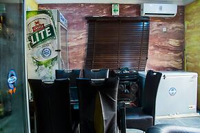 Glass House Suites Annex