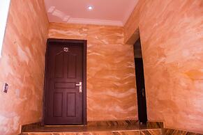 Glass House Suites Annex