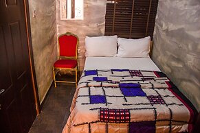 Glass House Suites Annex