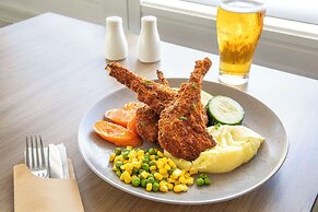 Nightcap at Horse and Jockey Hotel Warwick