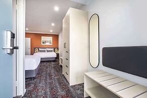 Nightcap at Horse and Jockey Hotel Warwick