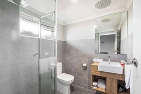 Nightcap at Horse and Jockey Hotel Warwick