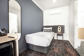 Nightcap at Horse and Jockey Hotel Warwick