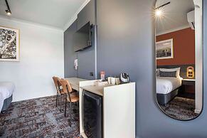 Nightcap at Horse and Jockey Hotel Warwick