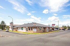 Nightcap at Horse and Jockey Hotel Warwick