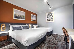 Nightcap at Horse and Jockey Hotel Warwick