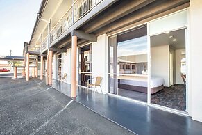 Nightcap at Horse and Jockey Hotel Warwick