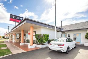 Nightcap at Horse and Jockey Hotel Warwick