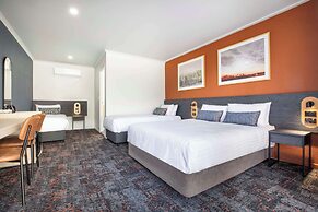 Nightcap at Horse and Jockey Hotel Warwick