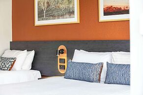 Nightcap at Horse and Jockey Hotel Warwick