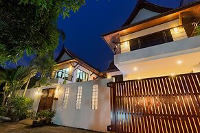 Kata Pool Apartments