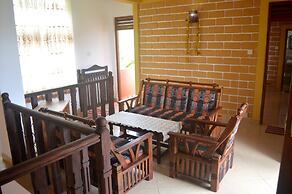 Shyni Tourist Guesthouse