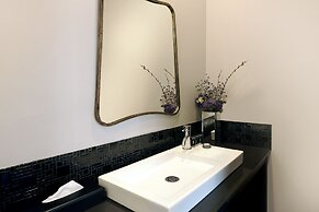 The Stirling Arms Hotel