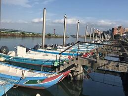 Tourist Bunny - Hostel