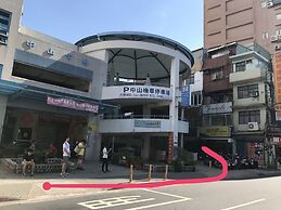 Tourist Bunny - Hostel