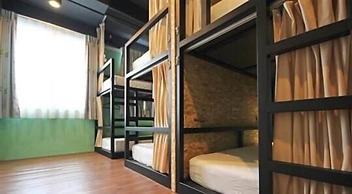 Tourist Bunny - Hostel