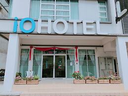 iO Hotel