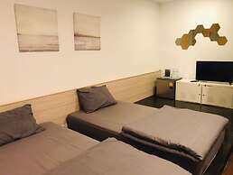 Shade House - Phuket Downtown