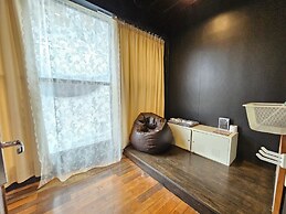 Shade House - Phuket Downtown