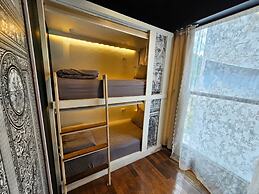 Shade House - Phuket Downtown