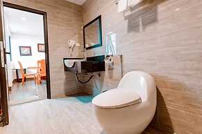 Maris Boutique Hotel