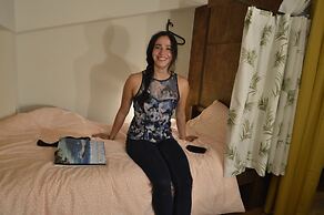 R Guest House - Hostel