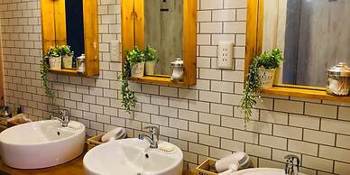 R Guest House - Hostel