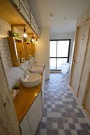 R Guest House - Hostel