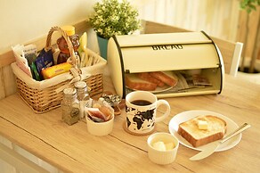 R Guest House - Hostel